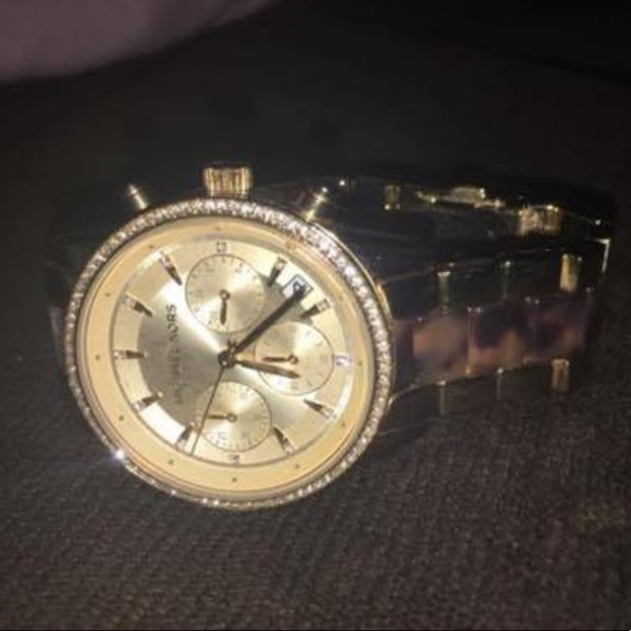 Michael Kors watch and bangles - Picture 2 of 3
